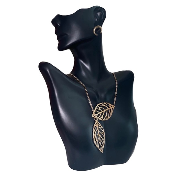 NEW Gold-Plated Leaf Necklace - Picture 2 of 4